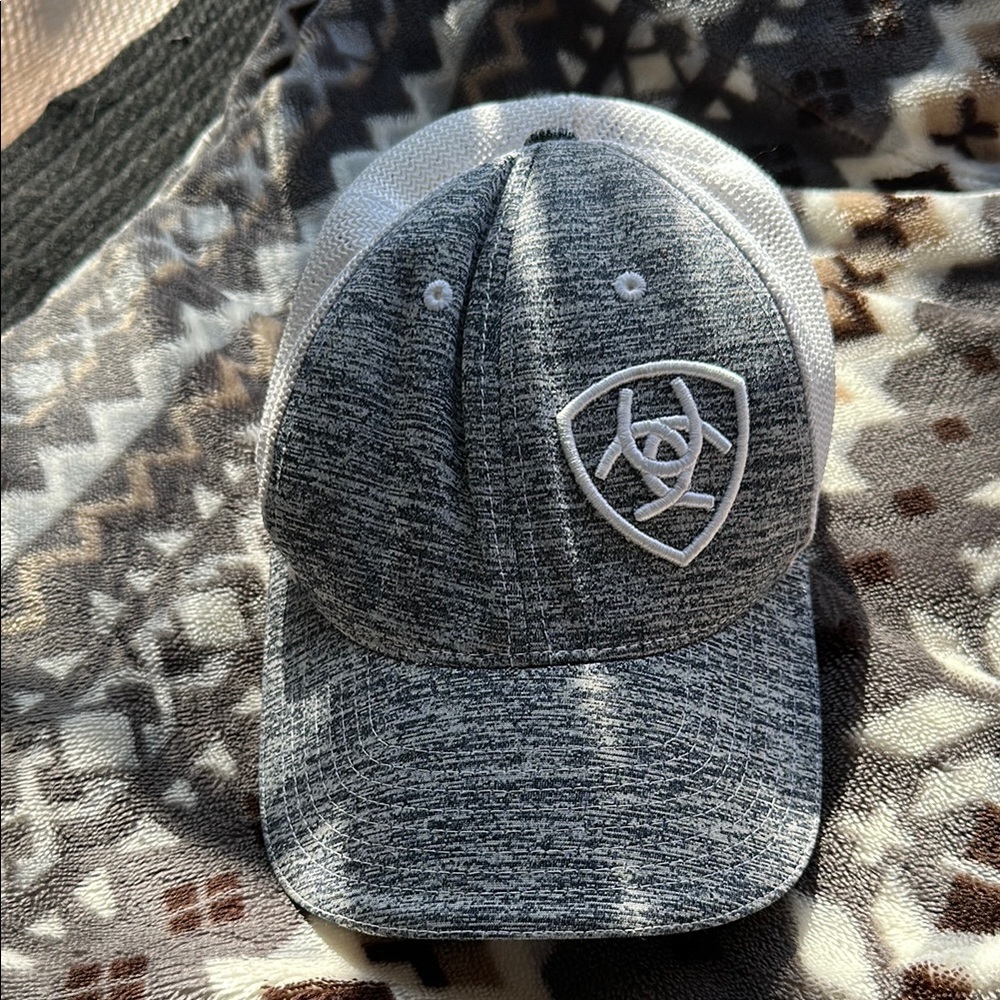 Ariat Gray and White Hat with Textured Design